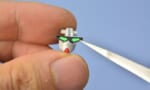 ガンプラ作るときいちばん苦手な作業が目のシール貼りなんだけど…